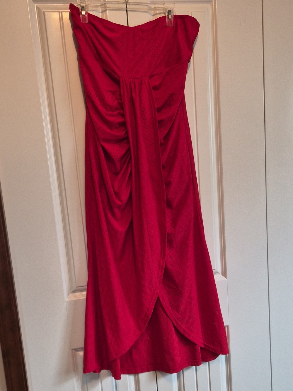 chic Strapless Fuchsia-Pink Midi Dress with Draped Front